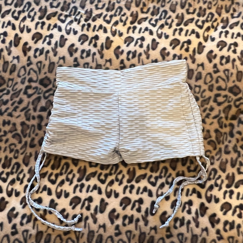 Scrunch bum work out short